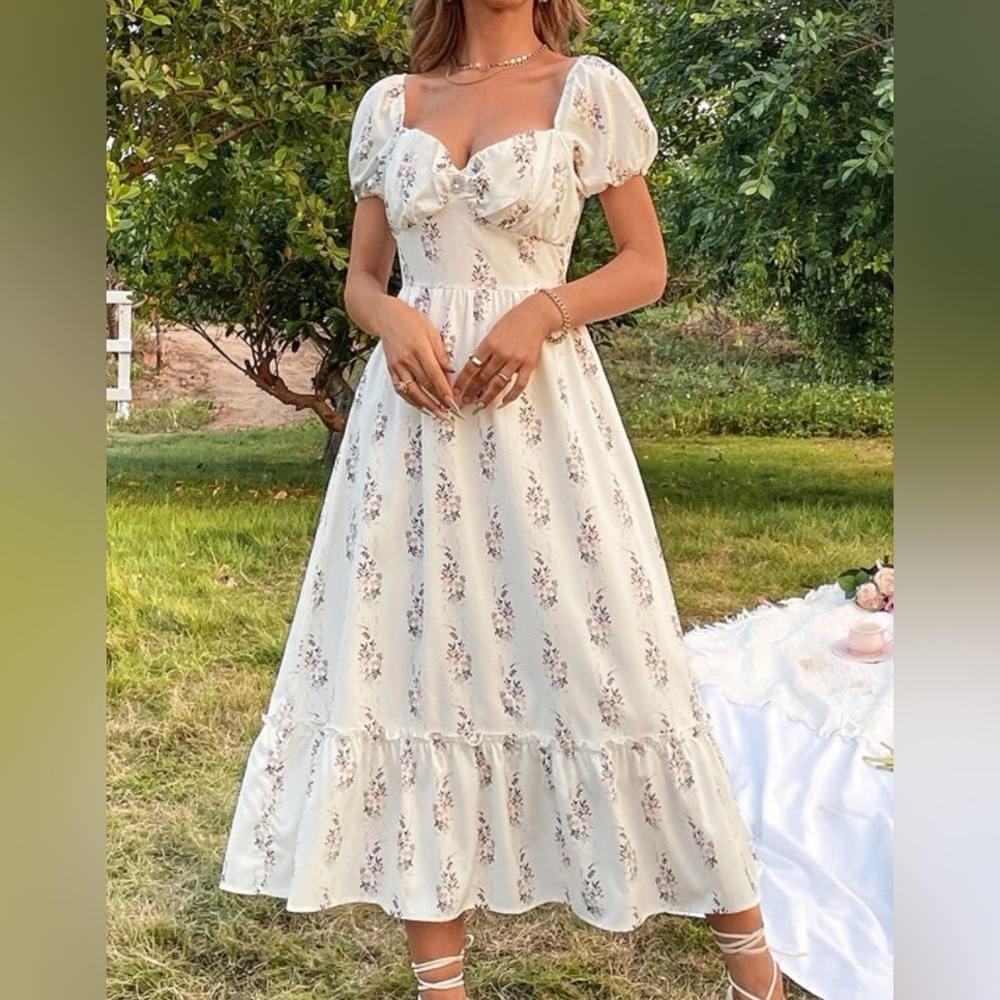 Shein white Allover Floral Sweetheart Neck Dress. Never worn,without tags Size:M